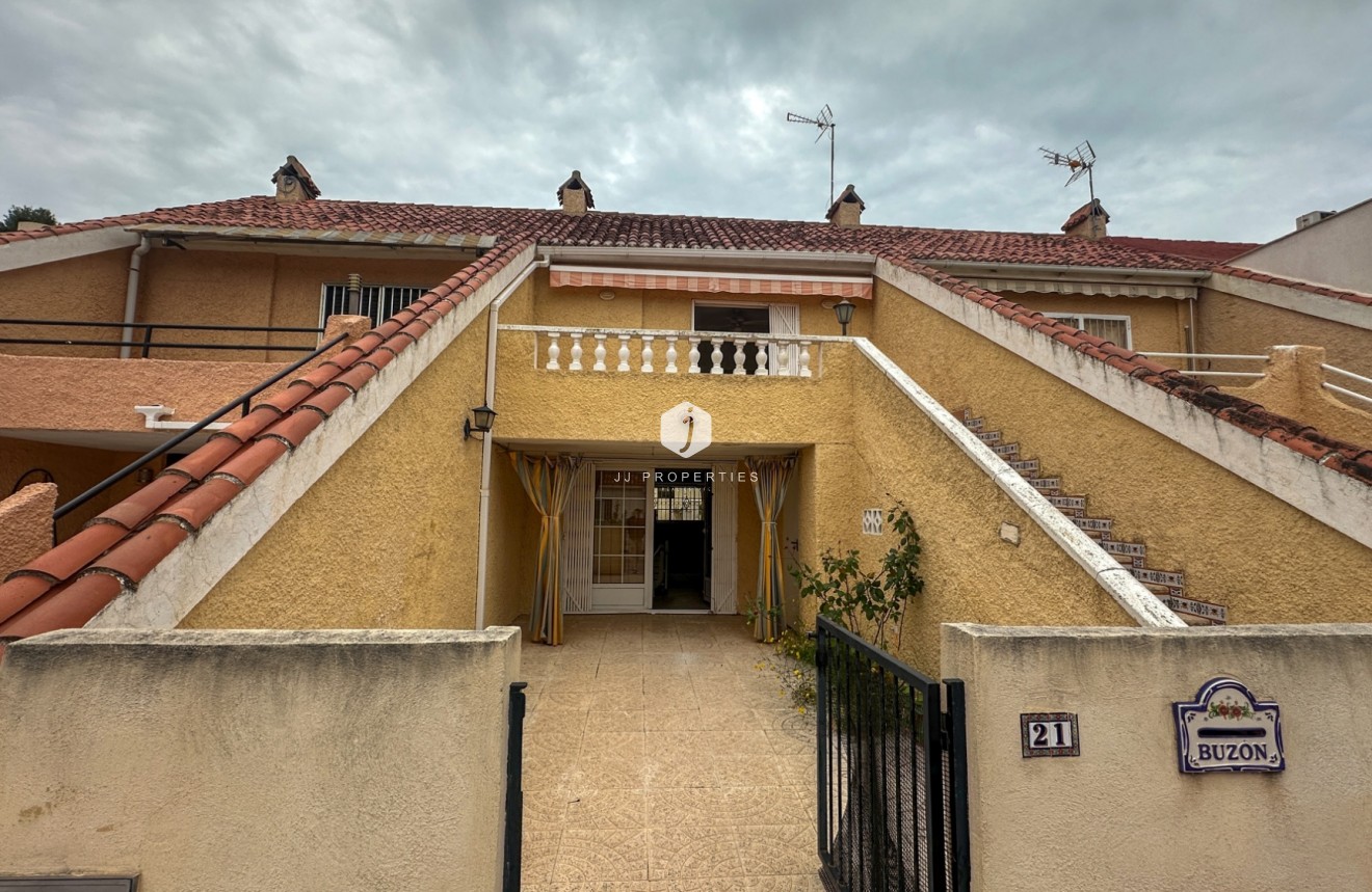 D'occasion - Chalet -
Torrevieja - Costa Blanca