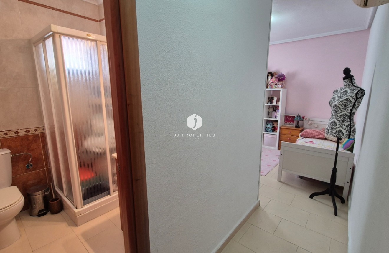 Segunda mano - Villa -
Torrevieja - Costa Blanca