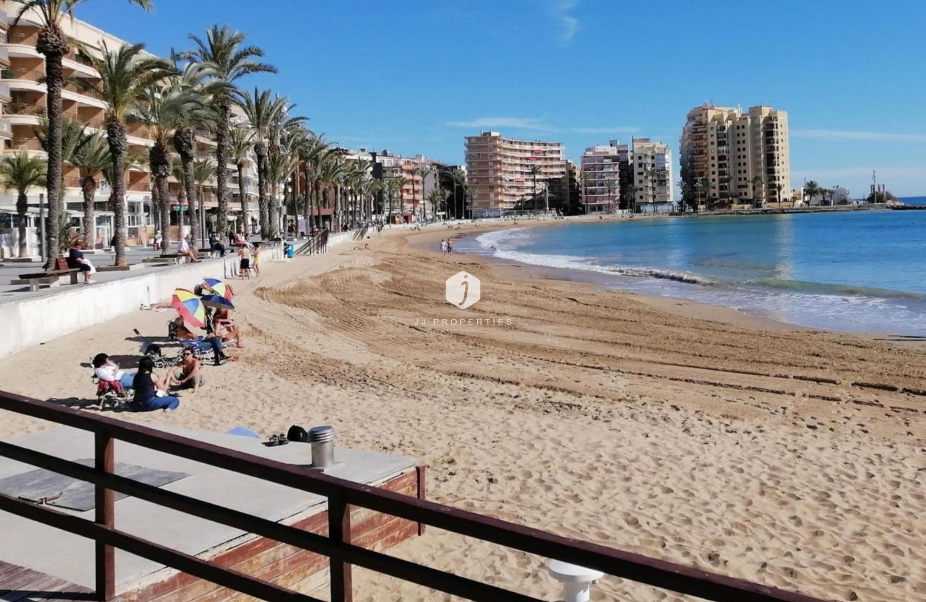 Aus zweiter Hand - Wohnung -
Torrevieja - Curva Del Palangre
