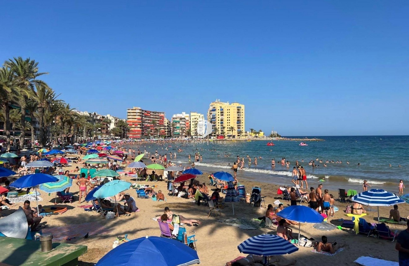 Aus zweiter Hand - Wohnung -
Torrevieja - Curva Del Palangre