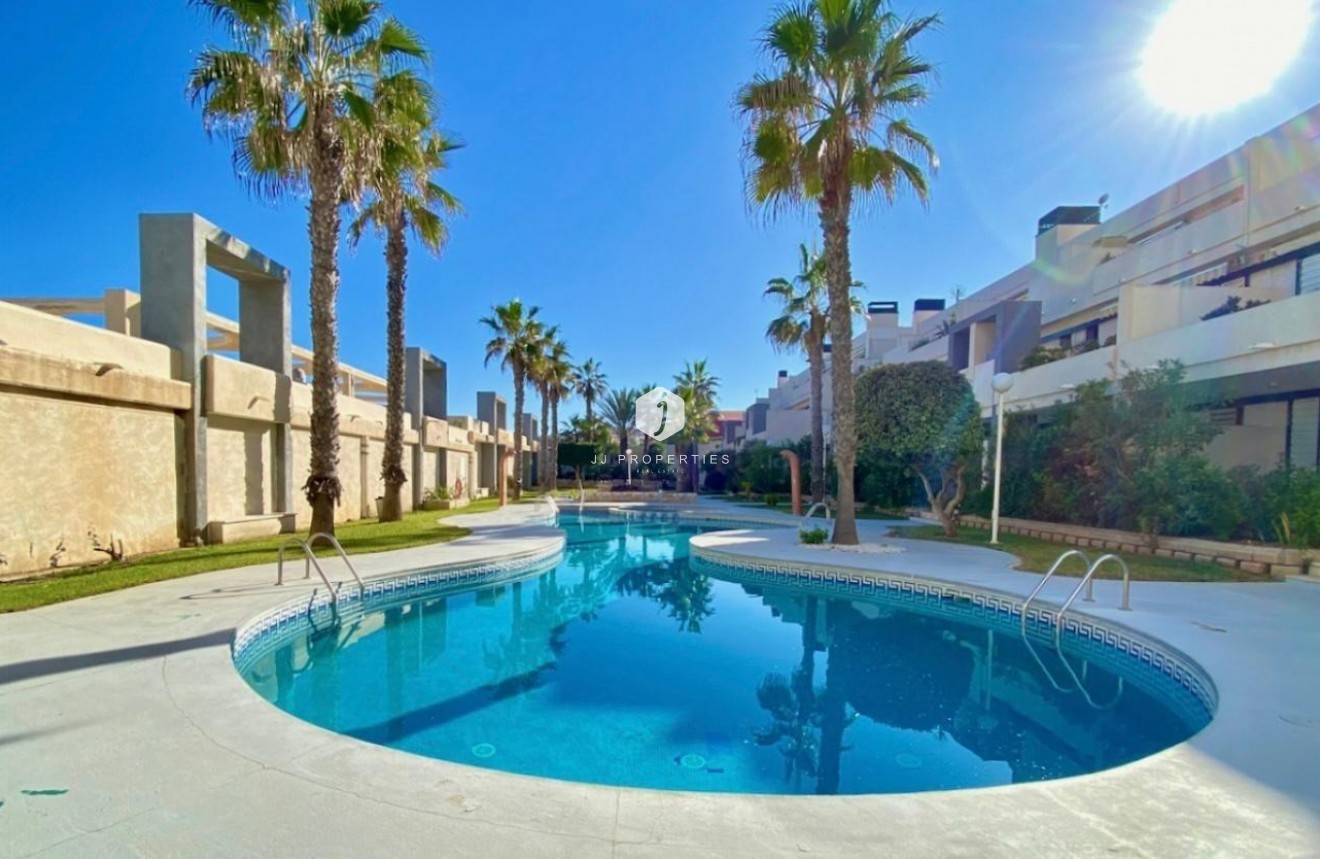 Tweedehands - Appartement / flat -
Torrevieja - Torre la mata