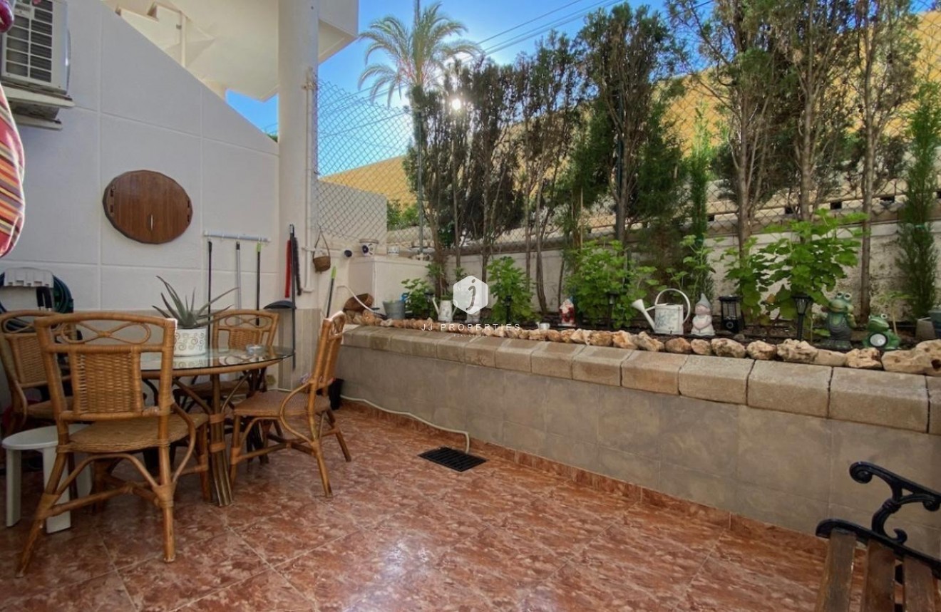 Z drugiej ręki - Mieszkanie w bloku -
Torrevieja - Torre la mata