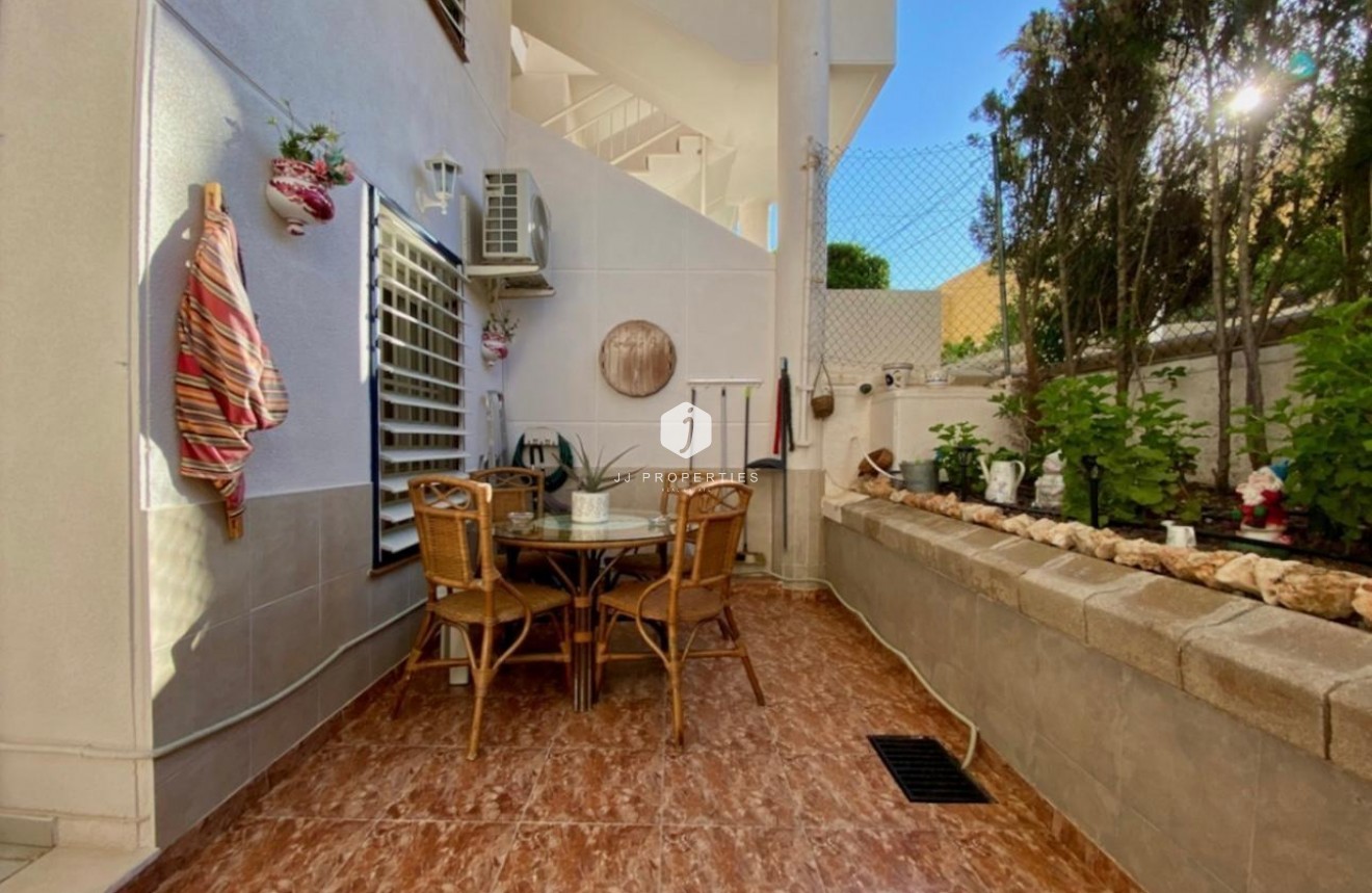 Z drugiej ręki - Mieszkanie w bloku -
Torrevieja - Torre la mata