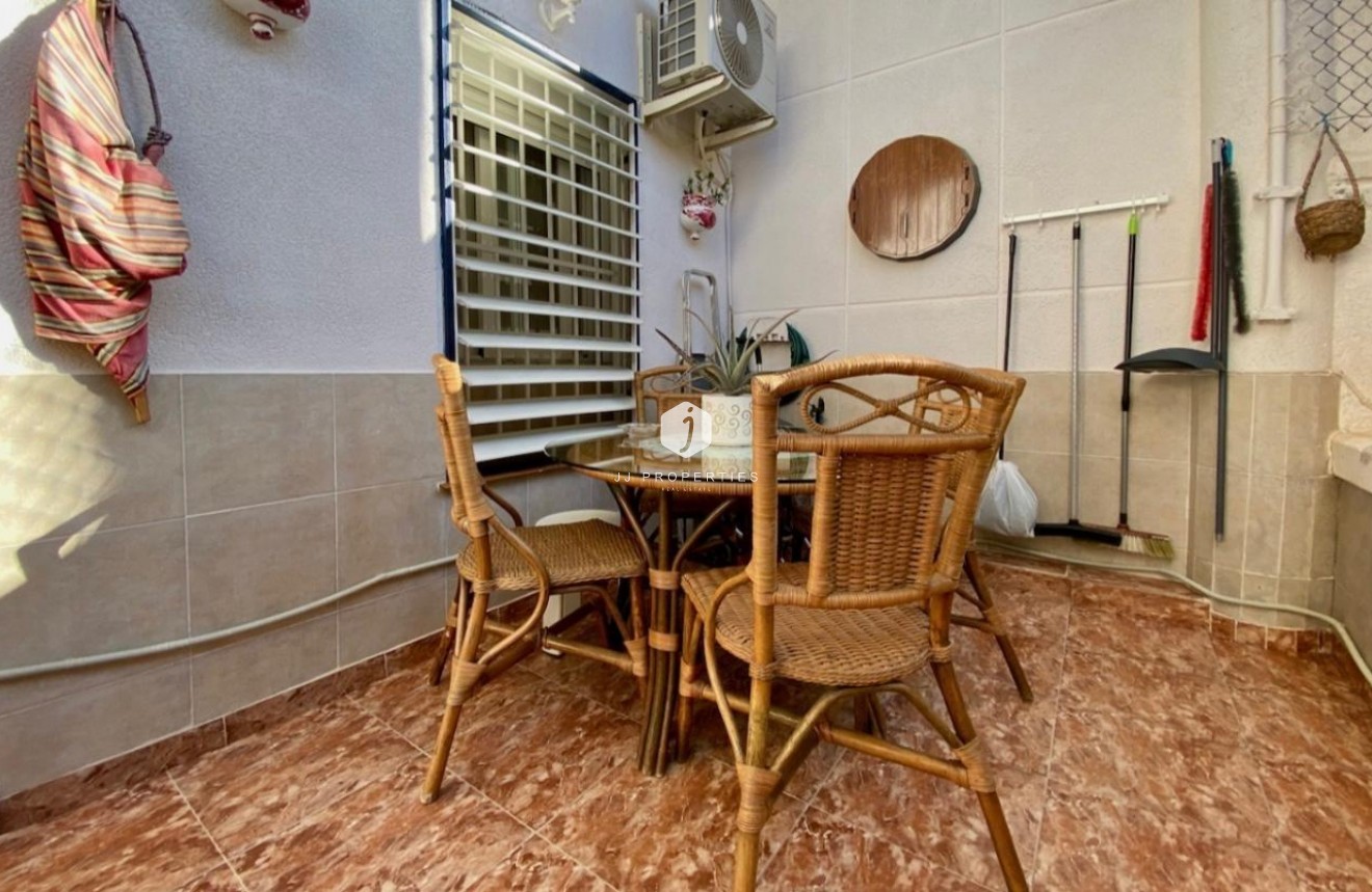 Z drugiej ręki - Mieszkanie w bloku -
Torrevieja - Torre la mata