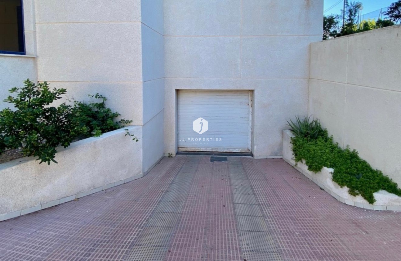 Z drugiej ręki - Mieszkanie w bloku -
Torrevieja - Torre la mata