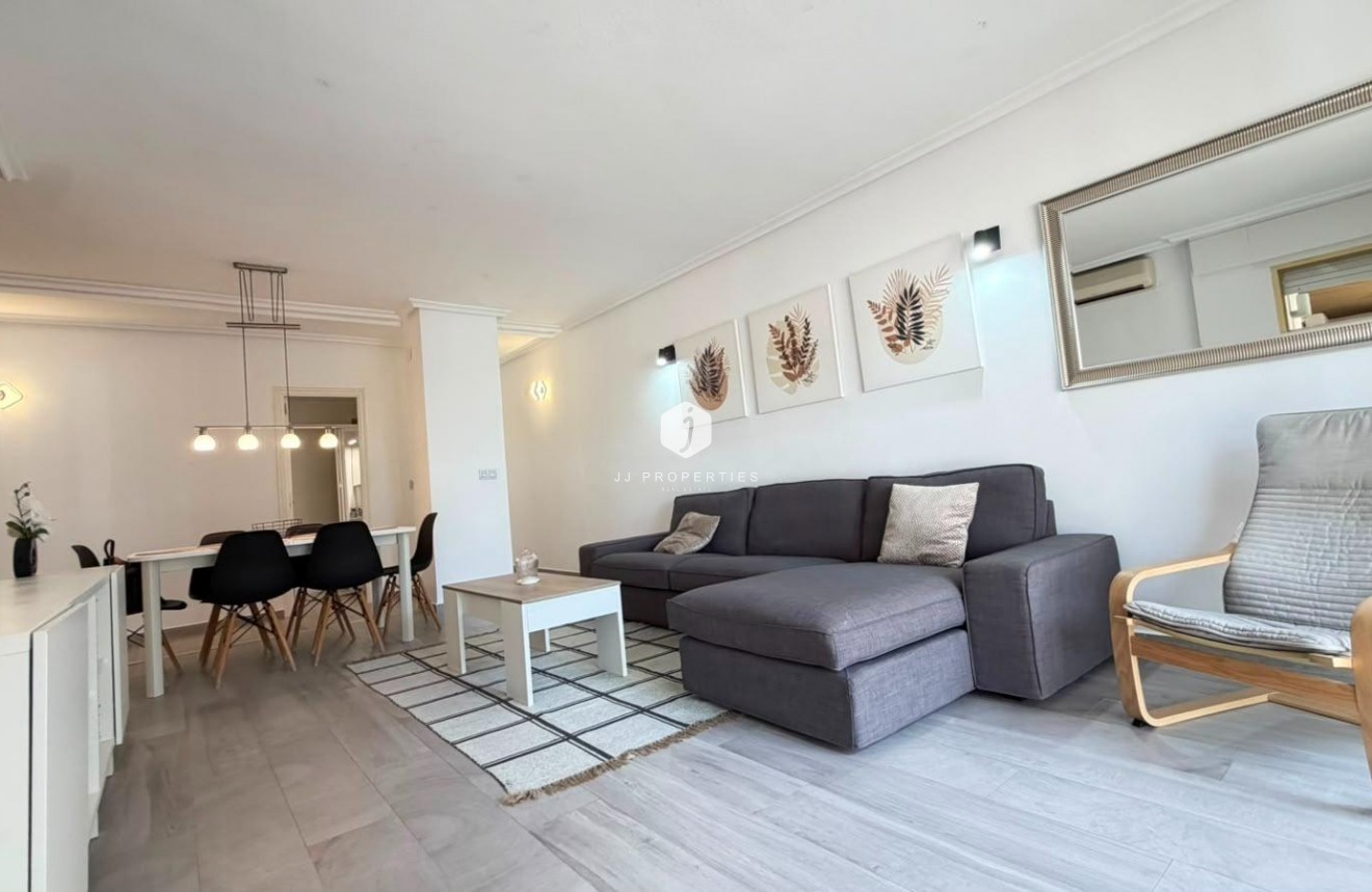 D'occasion - Appartement -
Torrevieja - Centro - Muelle Pesquero