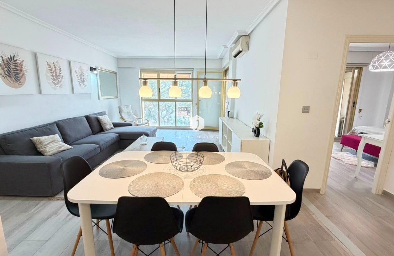 D'occasion - Appartement -
Torrevieja - Centro - Muelle Pesquero