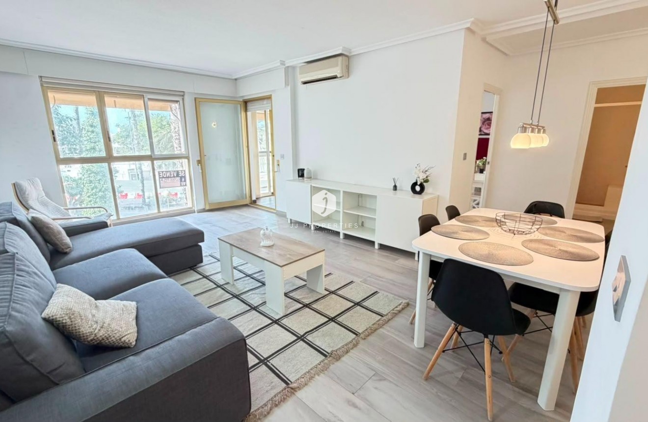 D'occasion - Appartement -
Torrevieja - Centro - Muelle Pesquero