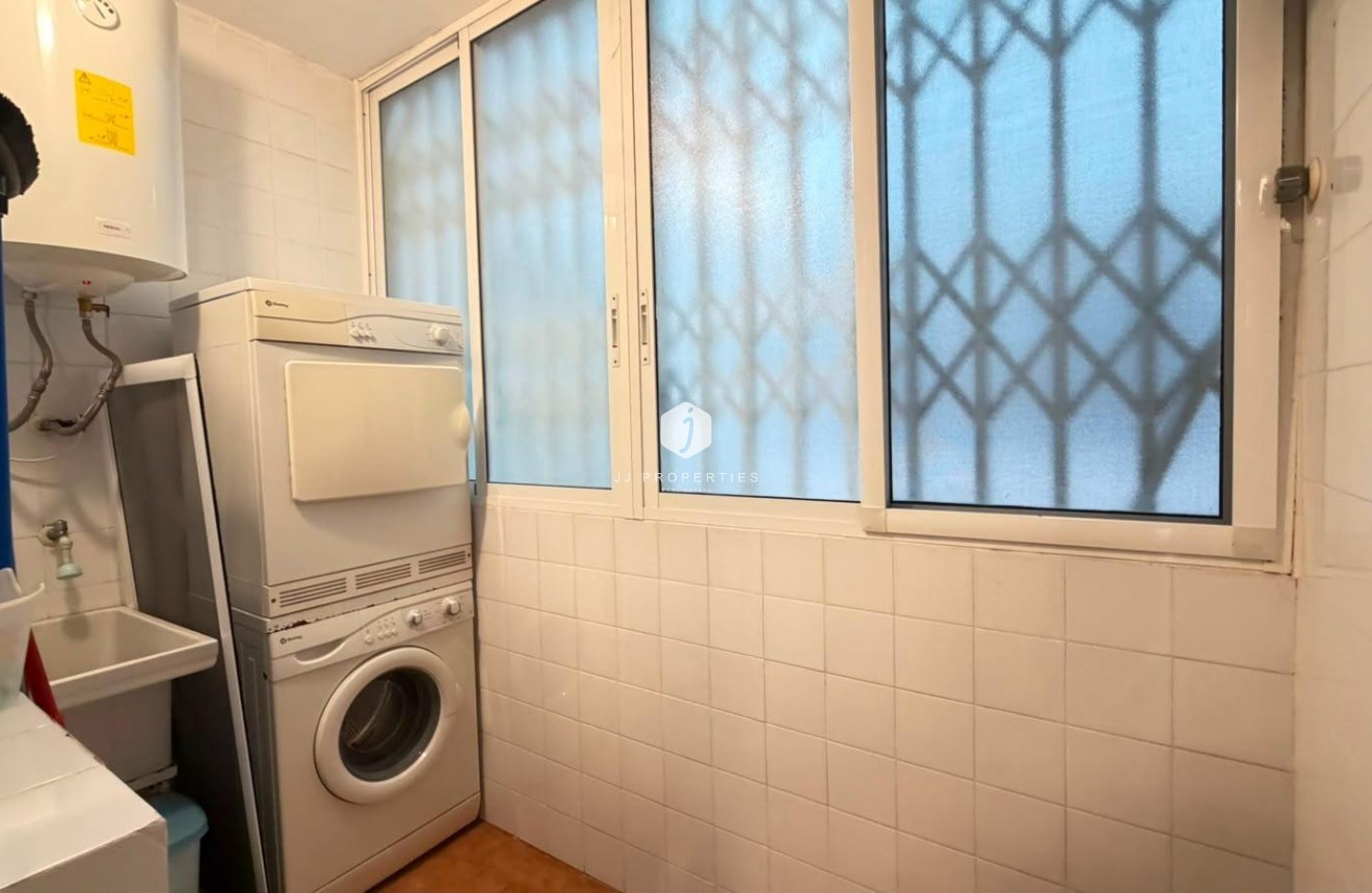 D'occasion - Appartement -
Torrevieja - Centro - Muelle Pesquero