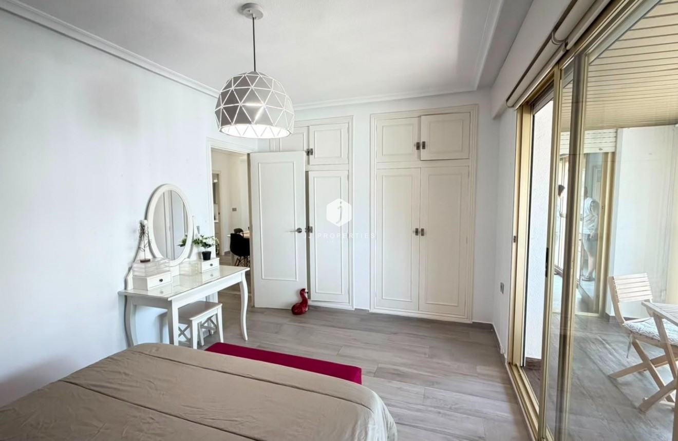 D'occasion - Appartement -
Torrevieja - Centro - Muelle Pesquero