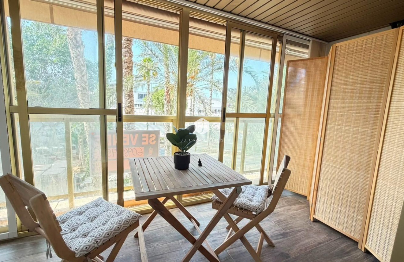 D'occasion - Appartement -
Torrevieja - Centro - Muelle Pesquero