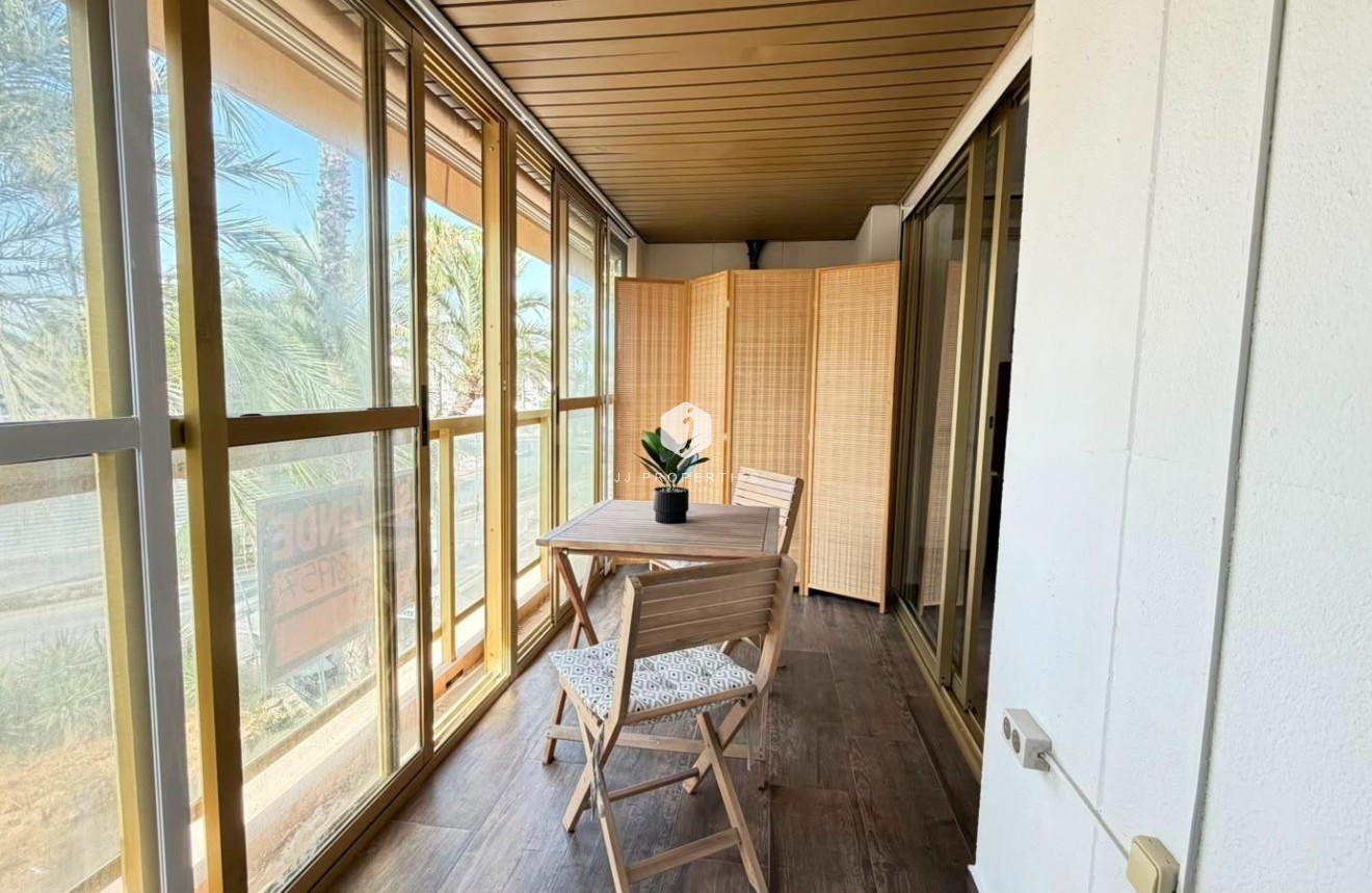 D'occasion - Appartement -
Torrevieja - Centro - Muelle Pesquero