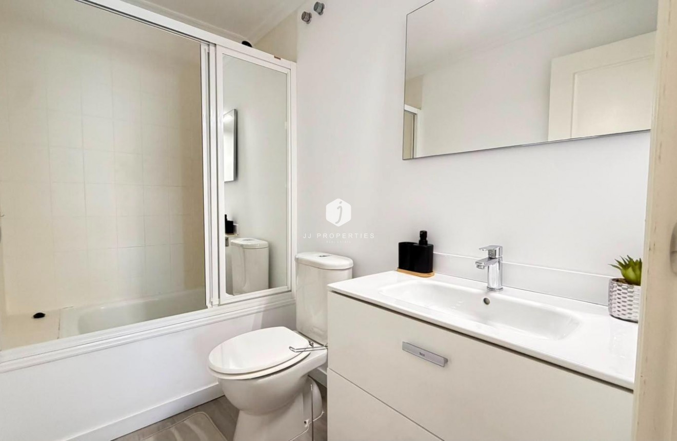 D'occasion - Appartement -
Torrevieja - Centro - Muelle Pesquero