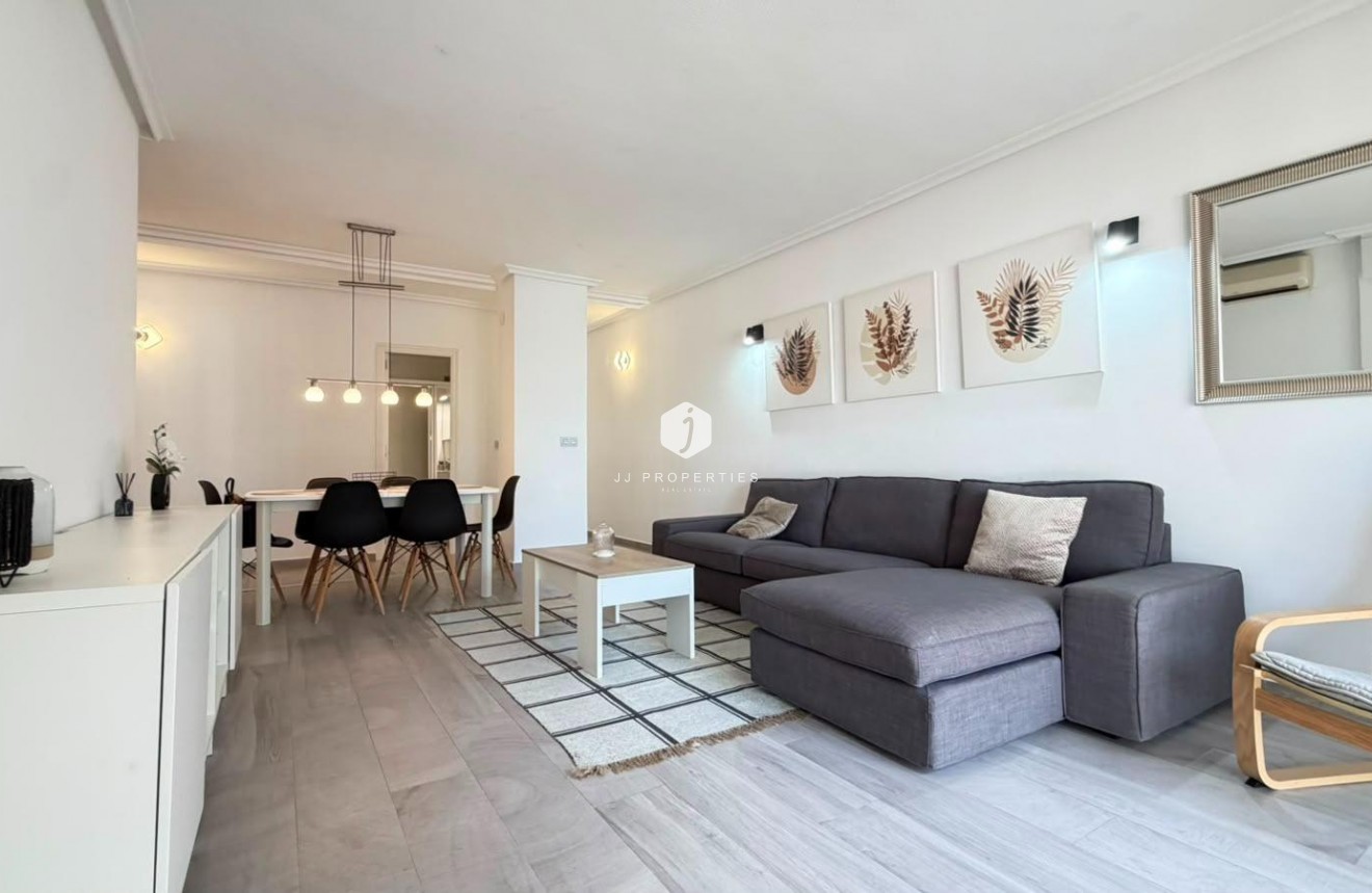 D'occasion - Appartement -
Torrevieja - Centro - Muelle Pesquero