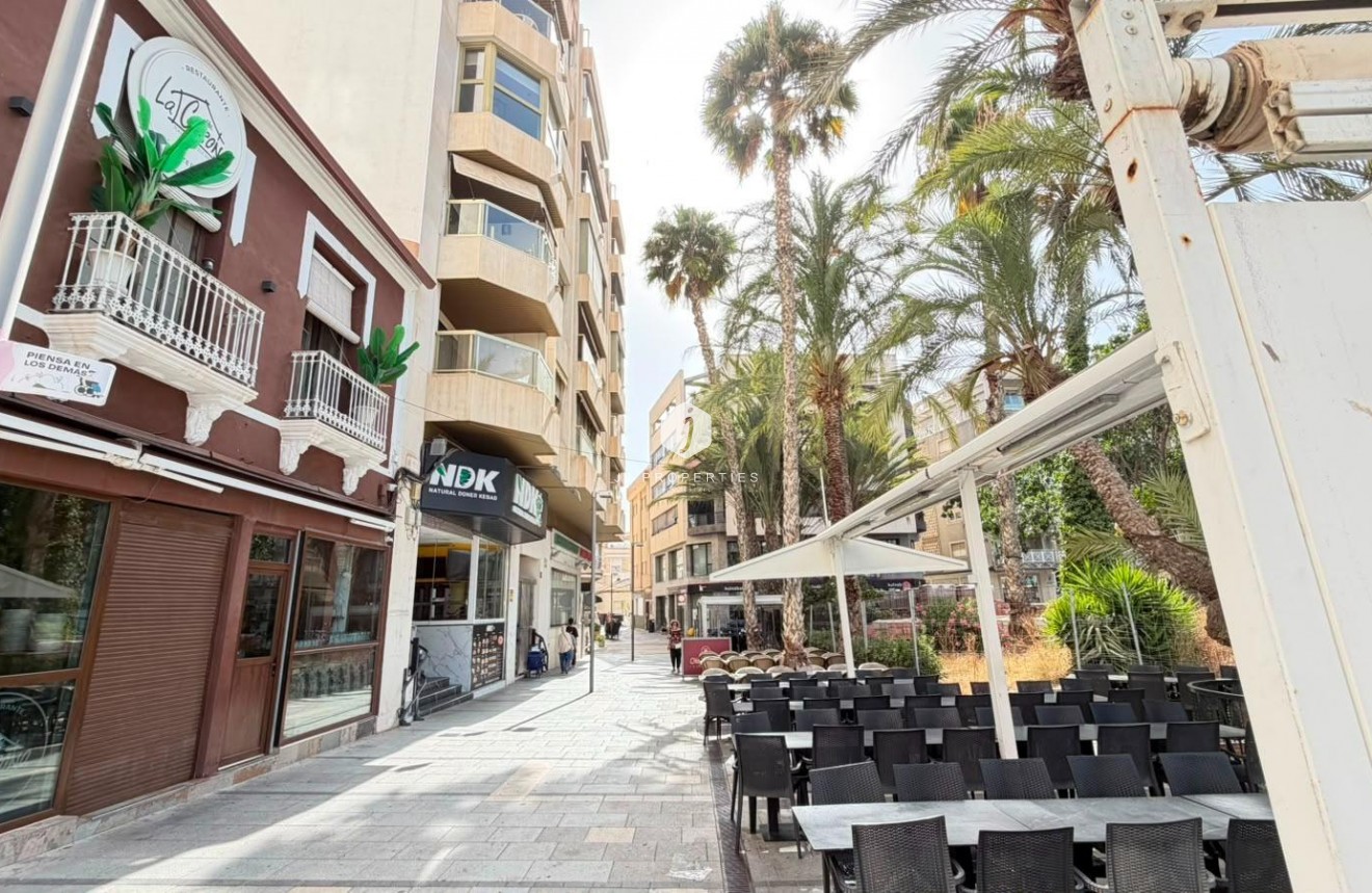 D'occasion - Appartement -
Torrevieja - Centro - Muelle Pesquero