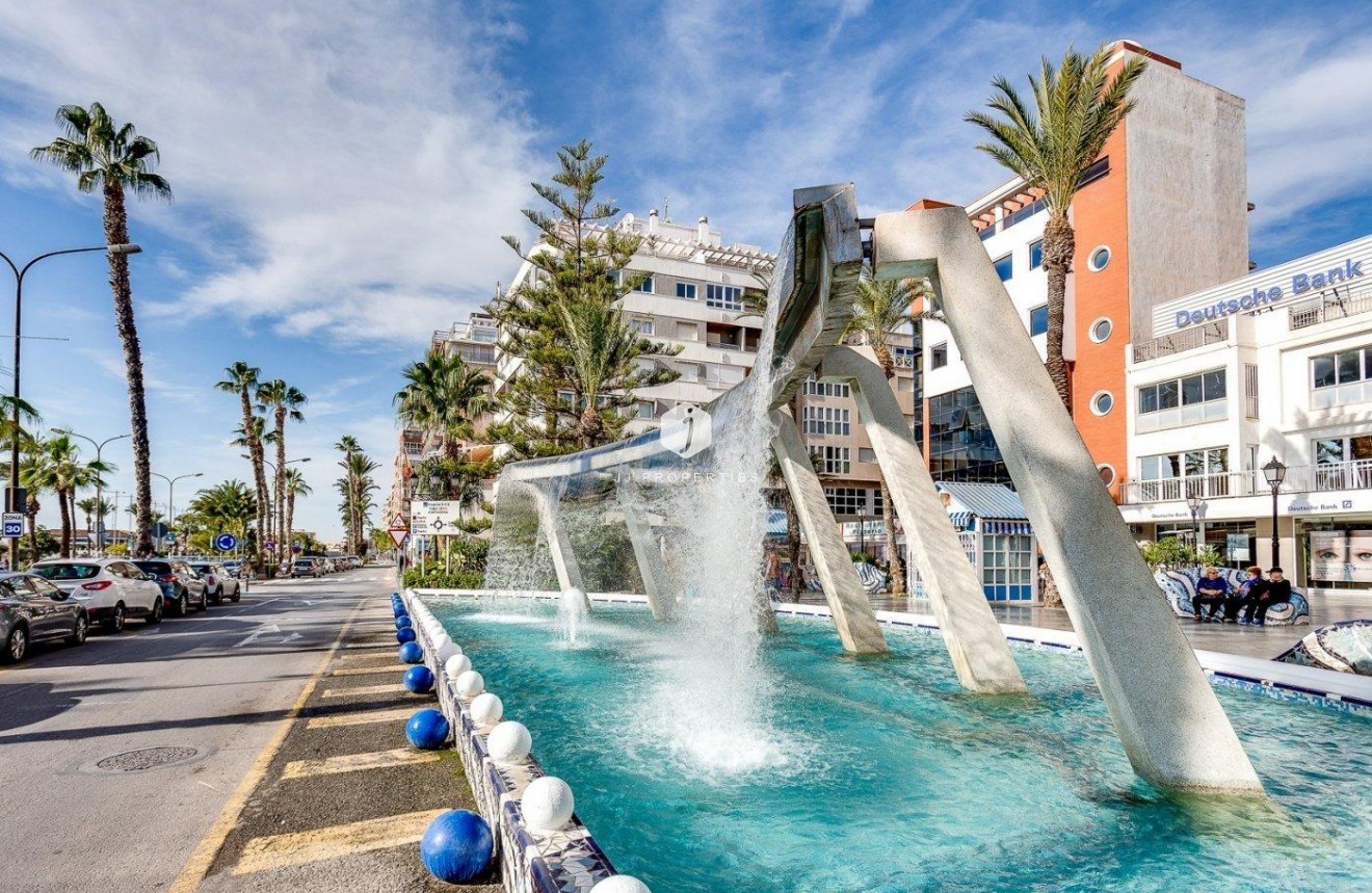 D'occasion - Appartement -
Torrevieja - Centro - Muelle Pesquero