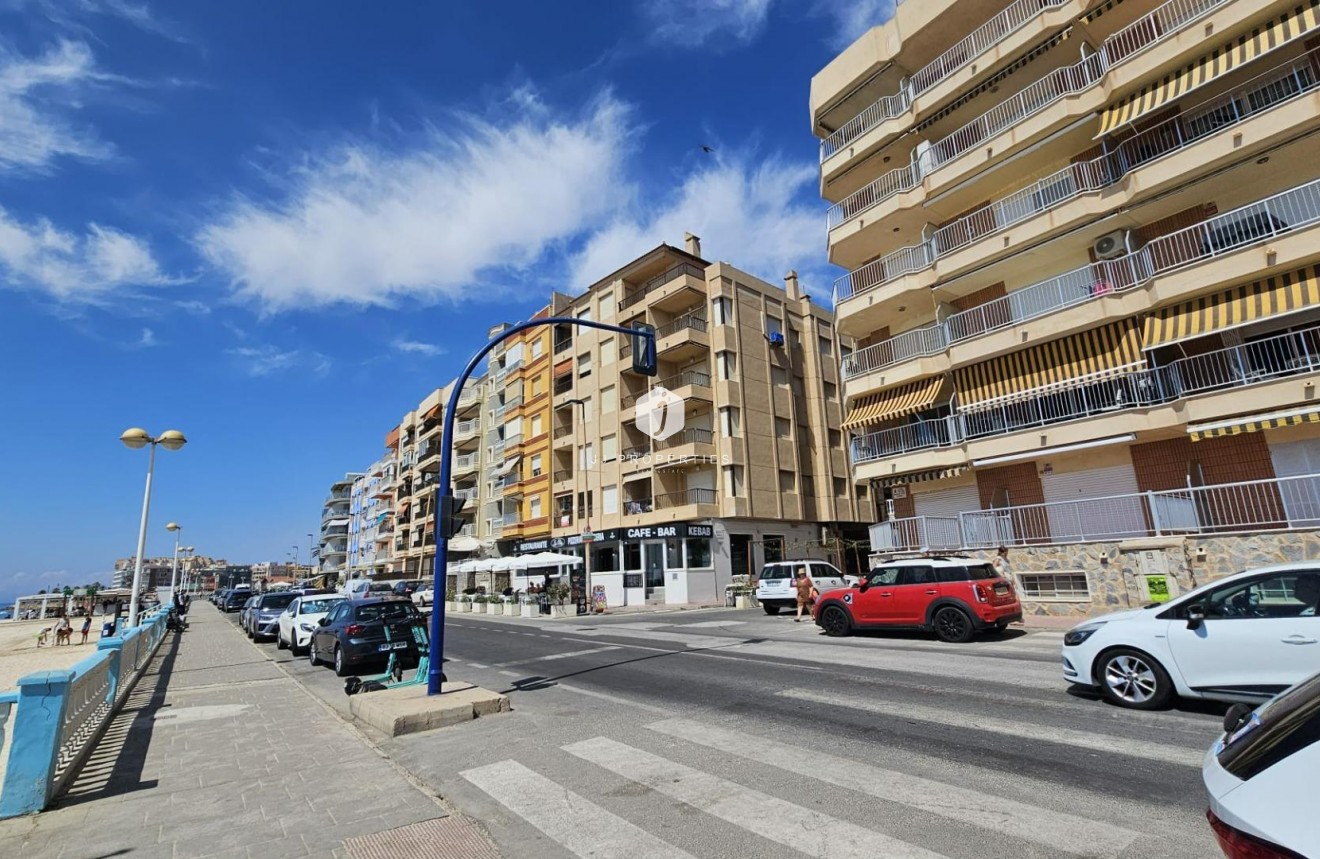 D'occasion - Appartement -
Torrevieja - Playa de los Locos