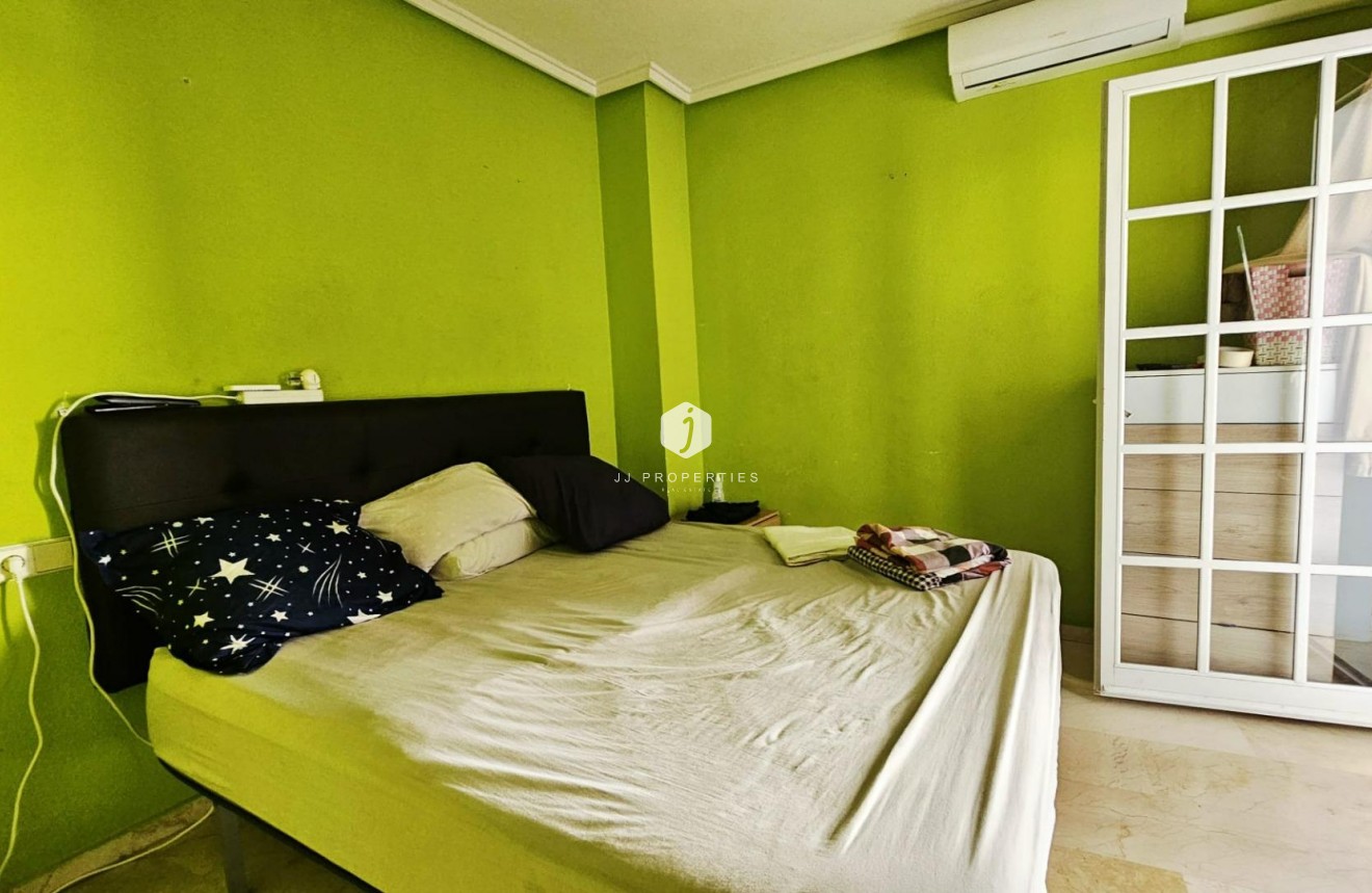 D'occasion - Appartement -
Torrevieja - Playa de los Locos