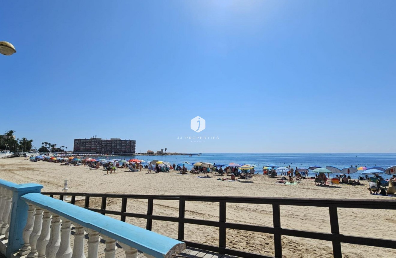 D'occasion - Appartement -
Torrevieja - Playa de los Locos