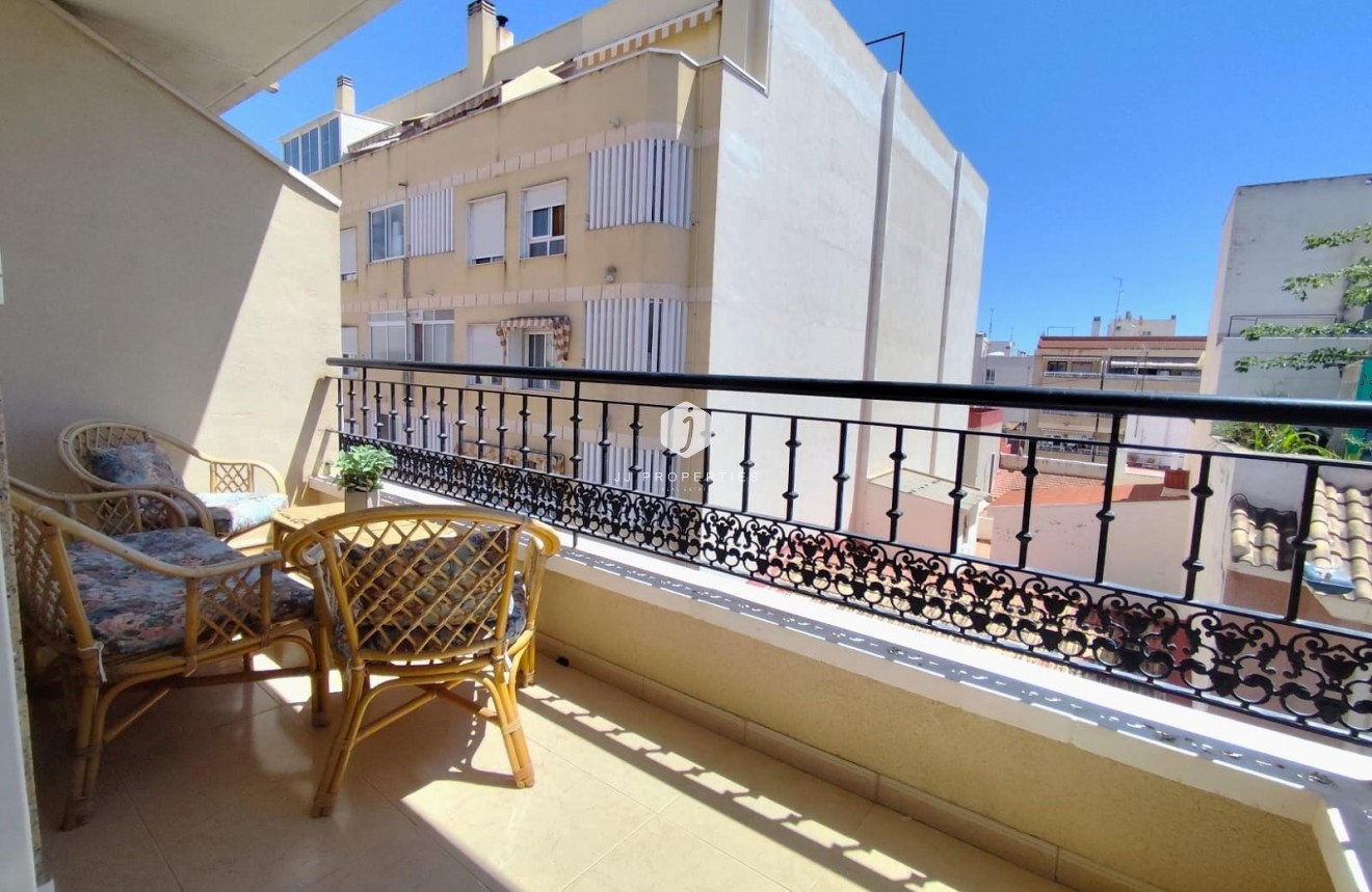Segunda mano - Apartamento / piso -
Torrevieja - Centro