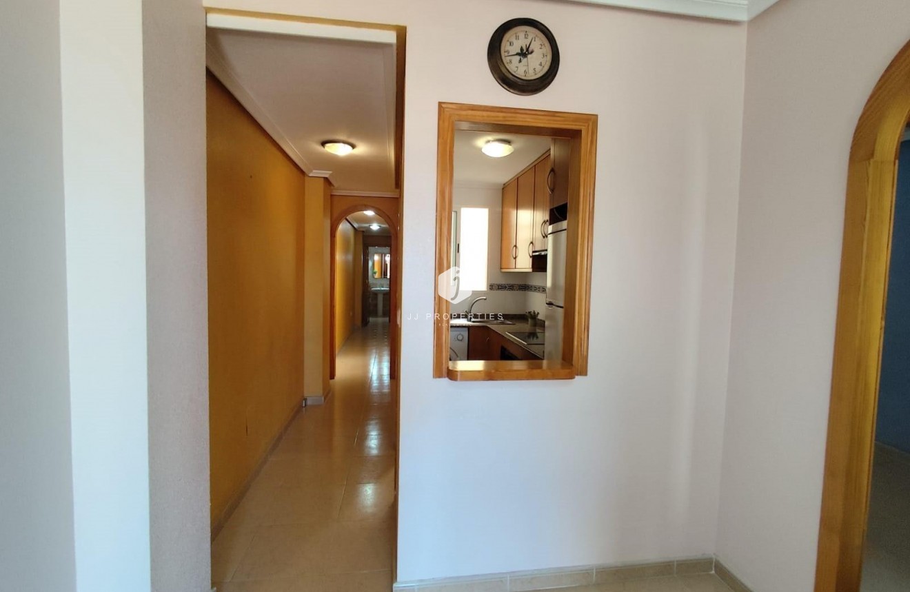 Segunda mano - Apartamento / piso -
Torrevieja - Centro