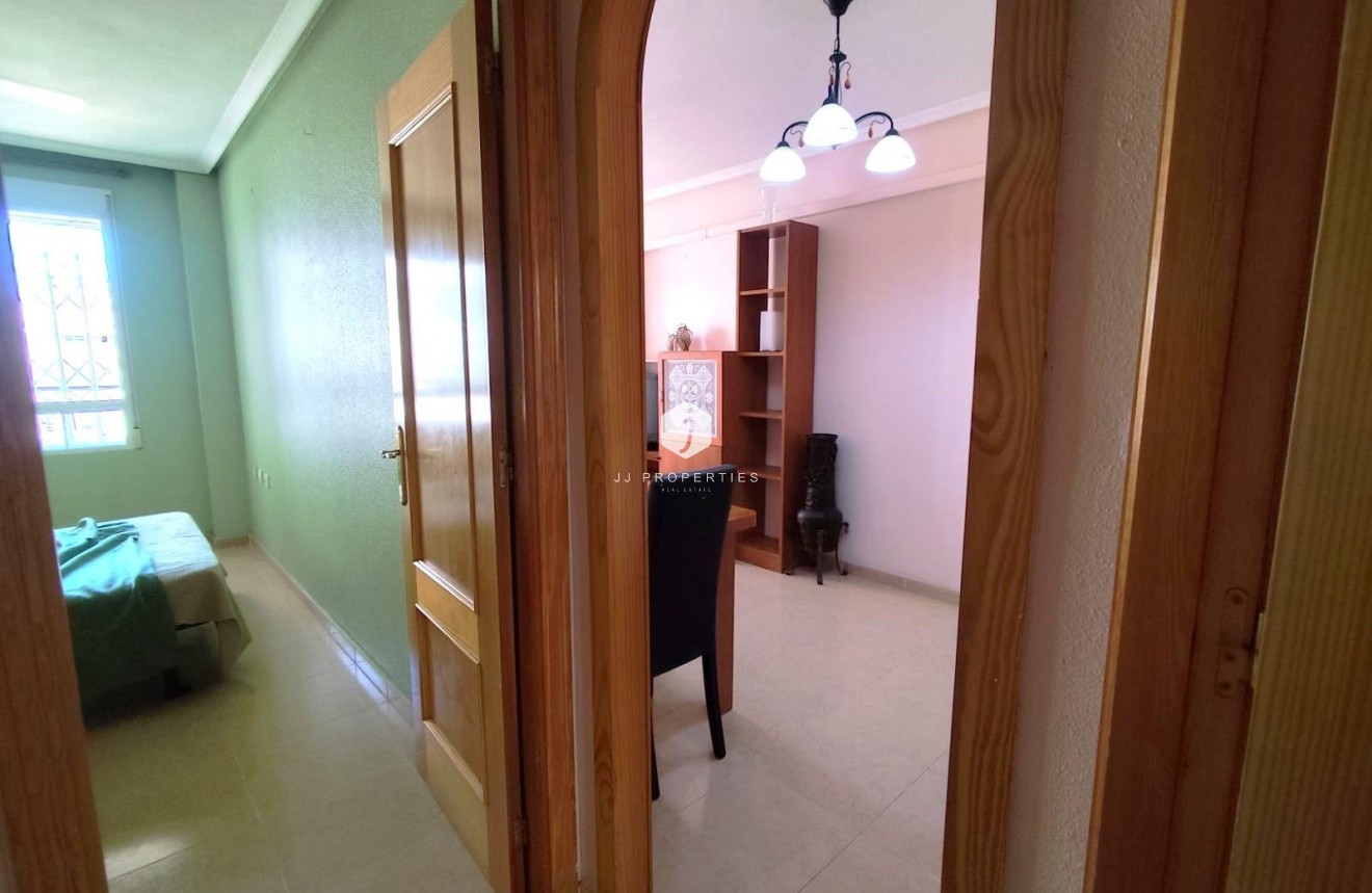 Segunda mano - Apartamento / piso -
Torrevieja - Centro