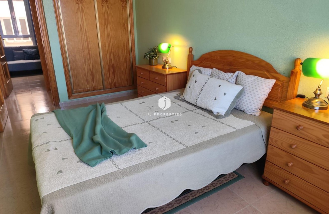 Segunda mano - Apartamento / piso -
Torrevieja - Centro