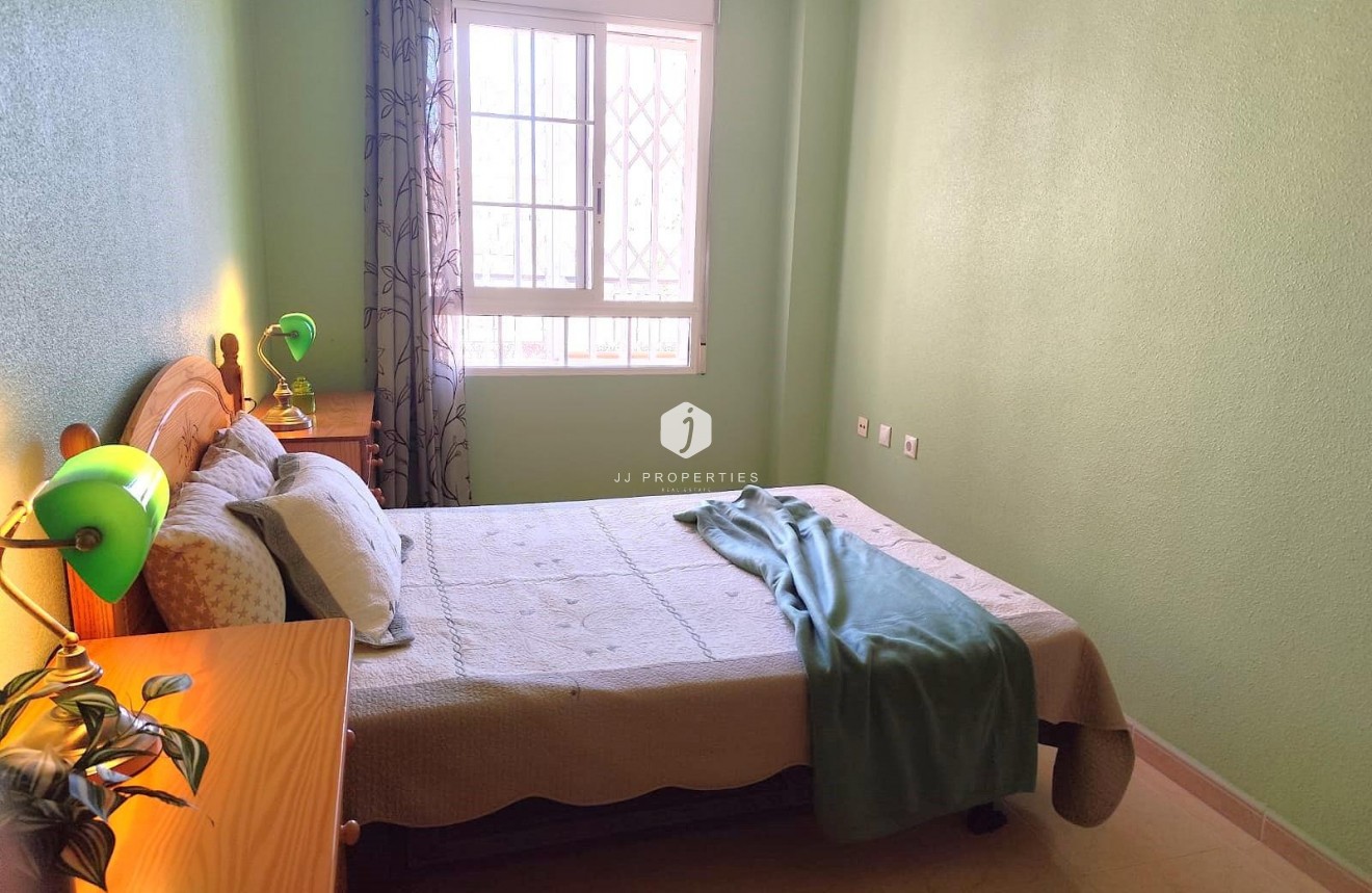 Segunda mano - Apartamento / piso -
Torrevieja - Centro