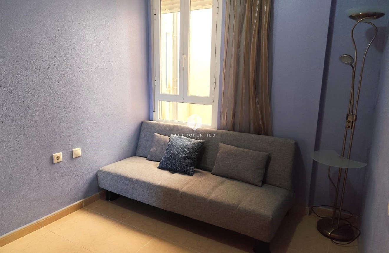 Segunda mano - Apartamento / piso -
Torrevieja - Centro