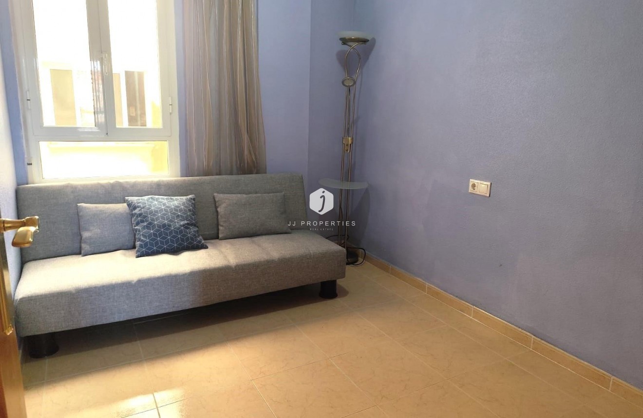 Segunda mano - Apartamento / piso -
Torrevieja - Centro