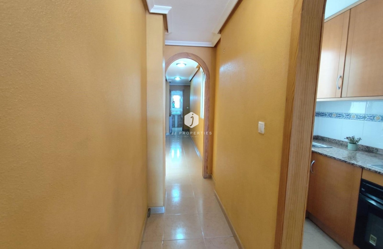 Segunda mano - Apartamento / piso -
Torrevieja - Centro