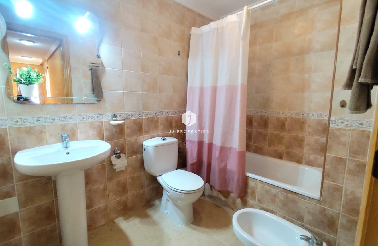 Segunda mano - Apartamento / piso -
Torrevieja - Centro