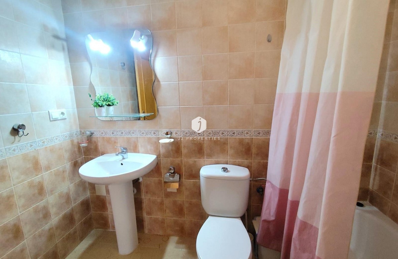 Segunda mano - Apartamento / piso -
Torrevieja - Centro
