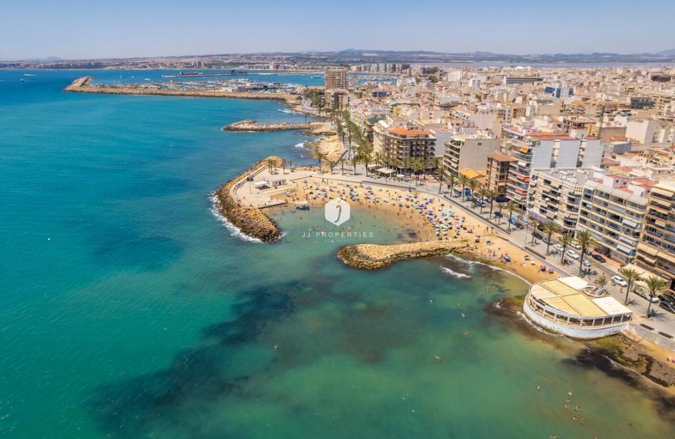Segunda mano - Apartamento / piso -
Torrevieja - Centro