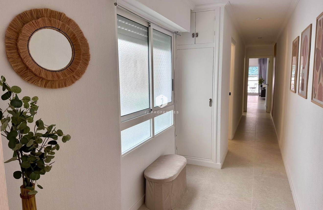 Resale - Apartment / flat -
Torrevieja - Estacion de autobuses