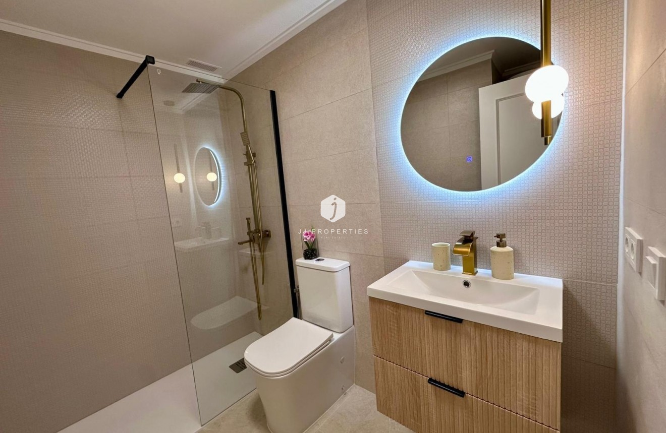 Resale - Apartment / flat -
Torrevieja - Estacion de autobuses