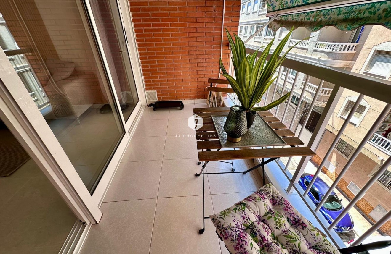 Resale - Apartment / flat -
Torrevieja - Estacion de autobuses