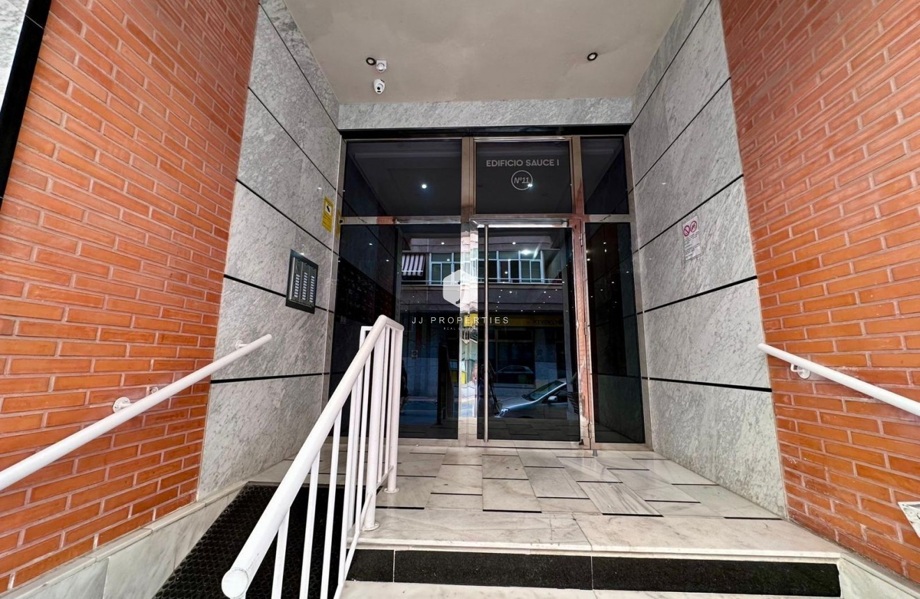 Resale - Apartment / flat -
Torrevieja - Estacion de autobuses