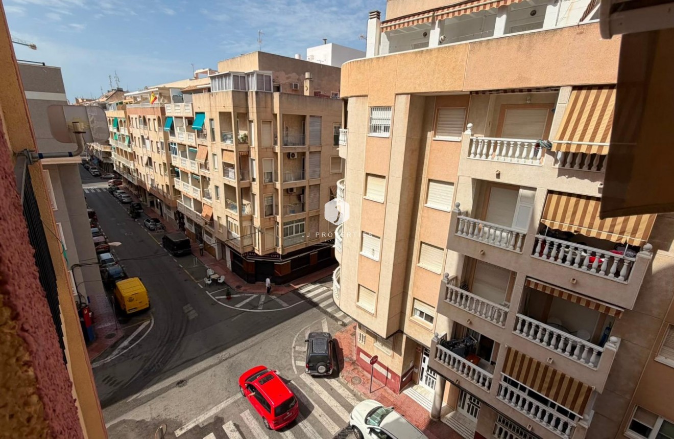 D'occasion - Appartement -
Torrevieja - Habaneras