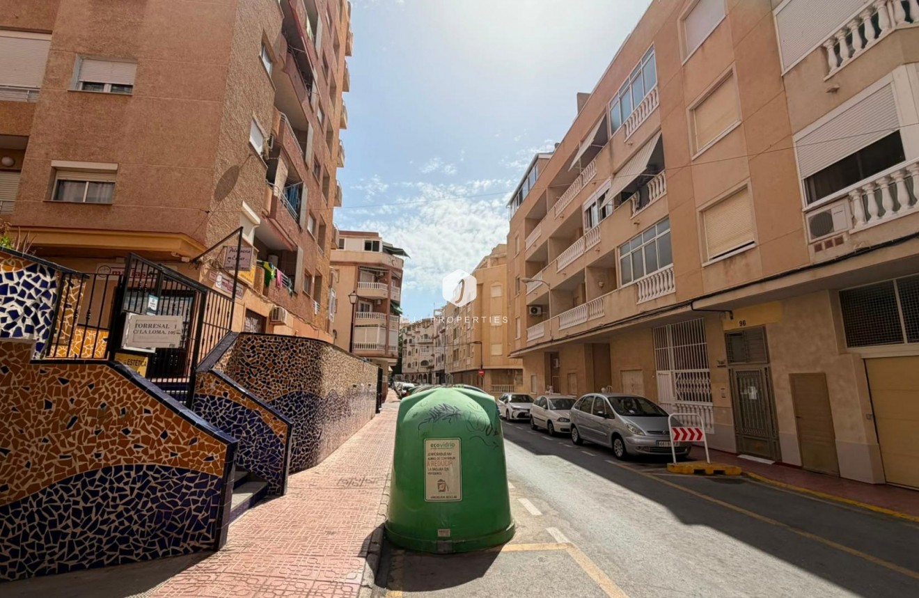 D'occasion - Appartement -
Torrevieja - Habaneras