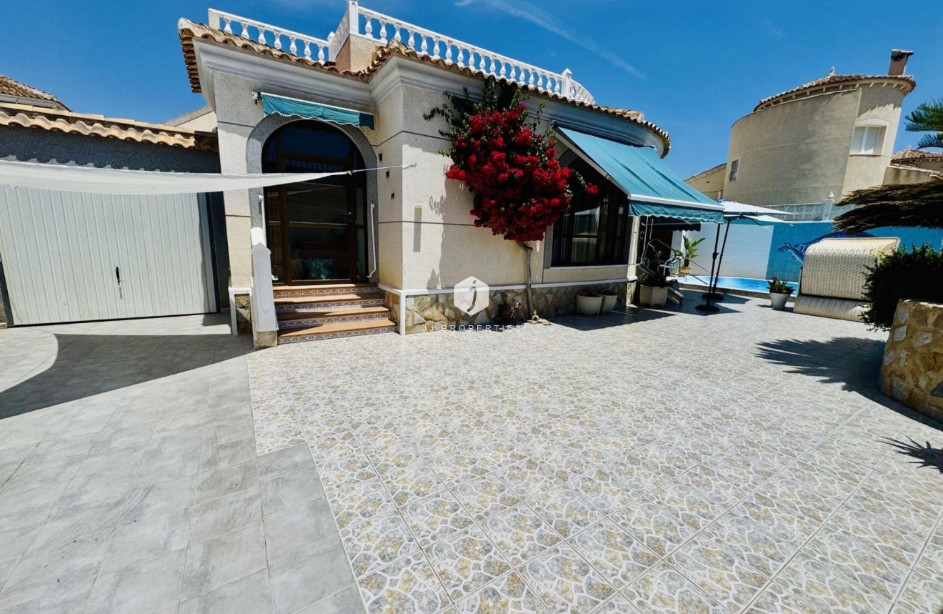 Segunda mano - Villa -
Torrevieja - La Siesta - El Salado - Torreta