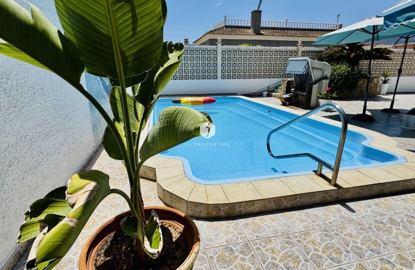 Segunda mano - Villa -
Torrevieja - La Siesta - El Salado - Torreta