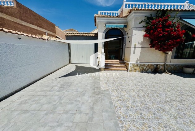 Segunda mano - Villa -
Torrevieja - La Siesta - El Salado - Torreta