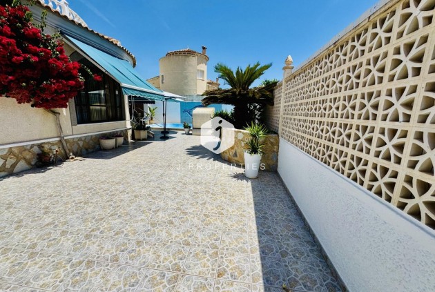 Segunda mano - Villa -
Torrevieja - La Siesta - El Salado - Torreta