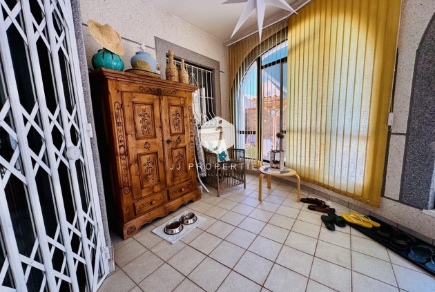 Segunda mano - Villa -
Torrevieja - La Siesta - El Salado - Torreta