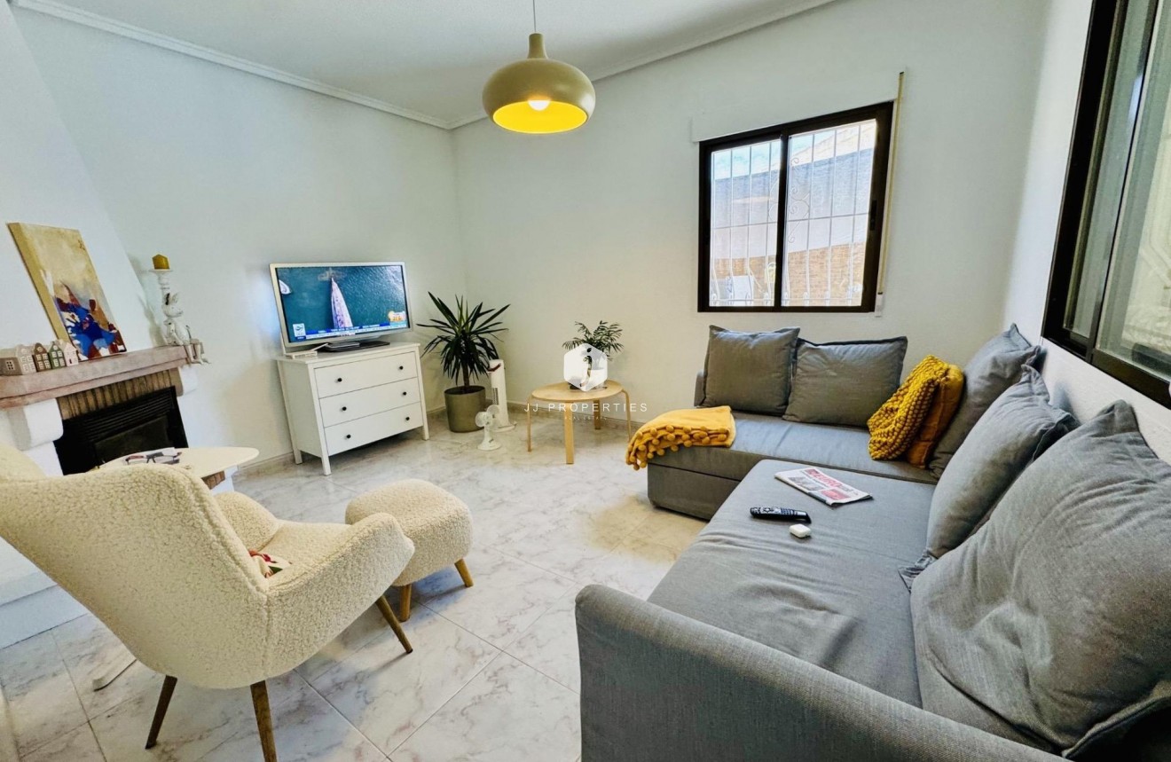 Segunda mano - Villa -
Torrevieja - La Siesta - El Salado - Torreta