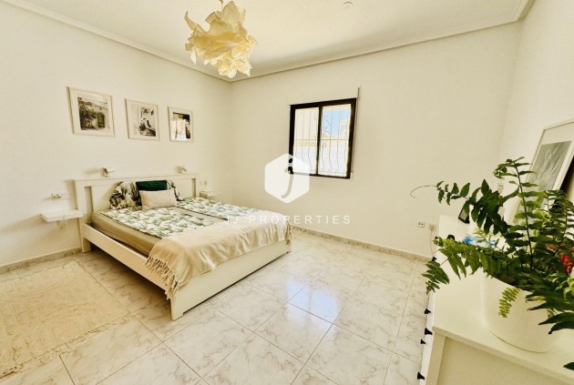 Segunda mano - Villa -
Torrevieja - La Siesta - El Salado - Torreta