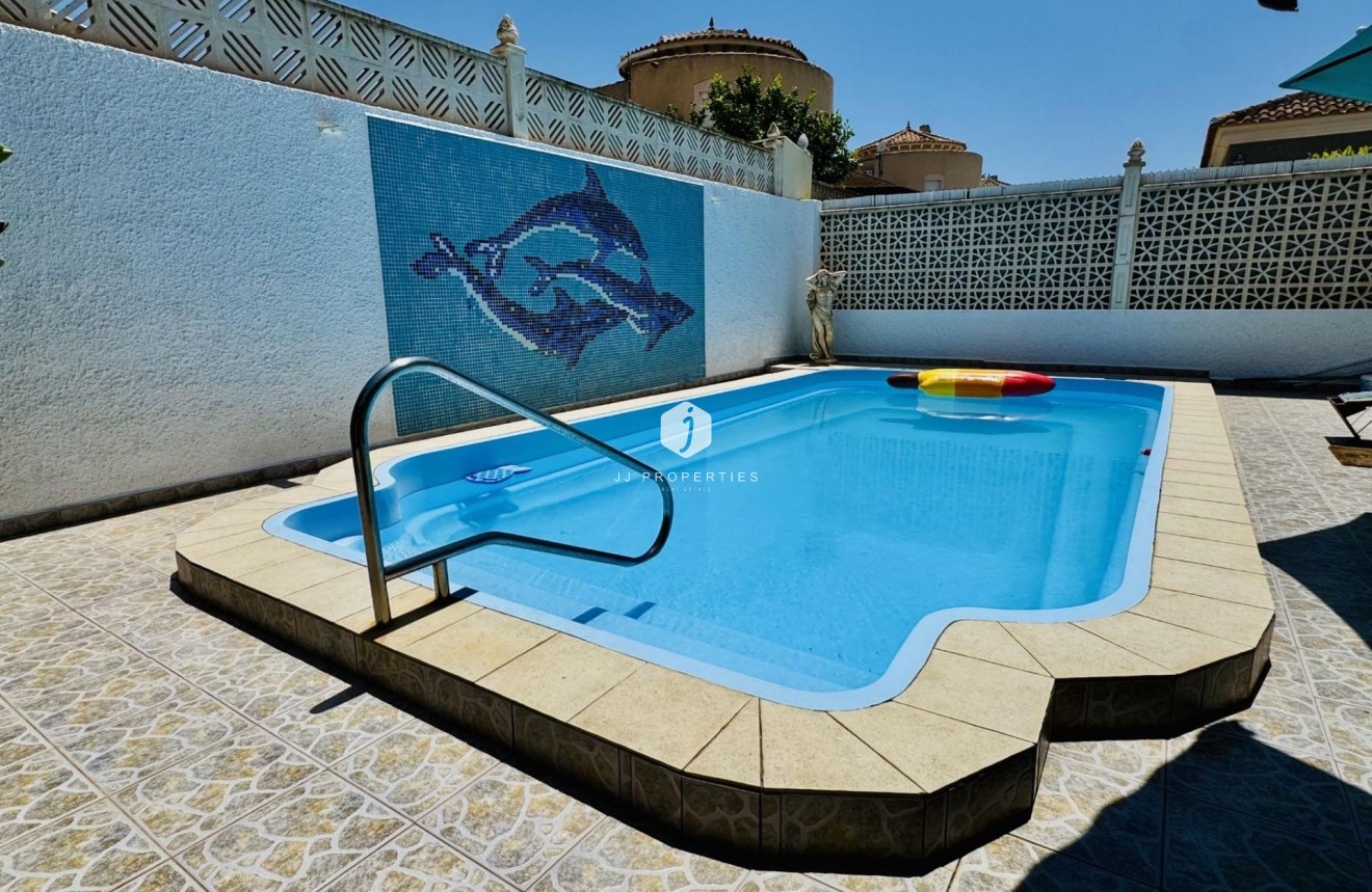 Segunda mano - Villa -
Torrevieja - La Siesta - El Salado - Torreta