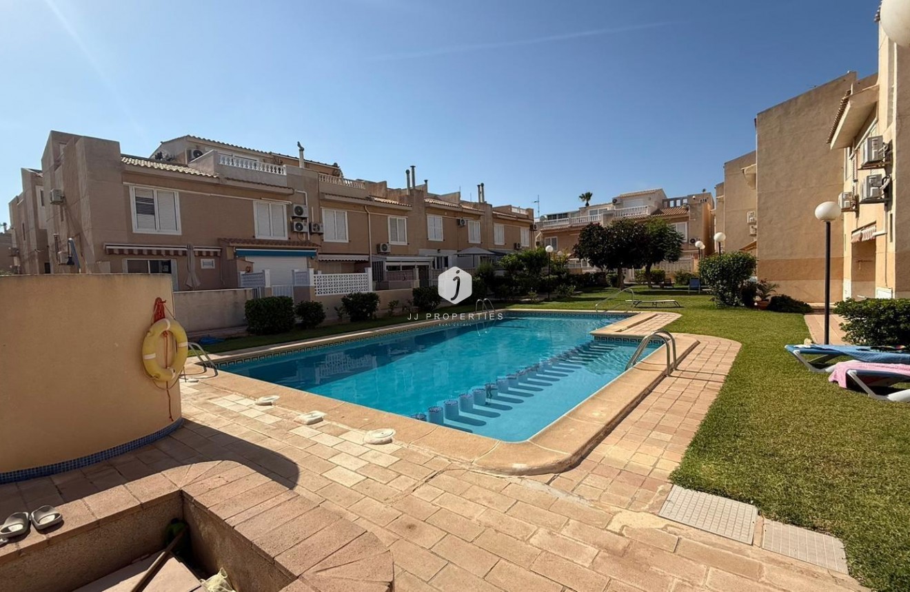 Tweedehands - duplex -
Torrevieja - Los Frutales