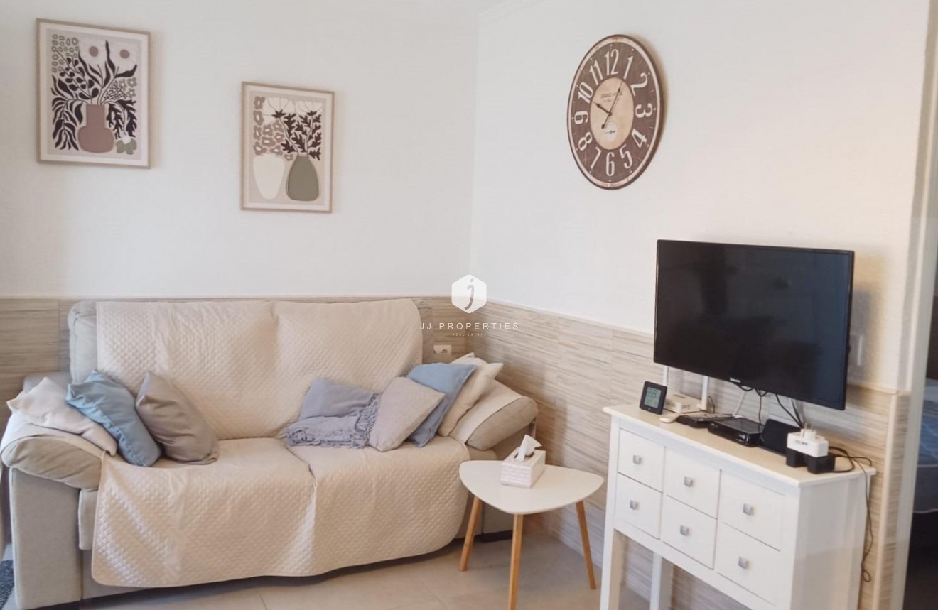Resale - Bungalow -
Torrevieja - Torretas